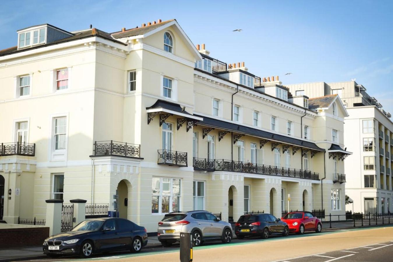 Air Maison - Stunning Beach Front Apartment Portsmouth Exterior foto
