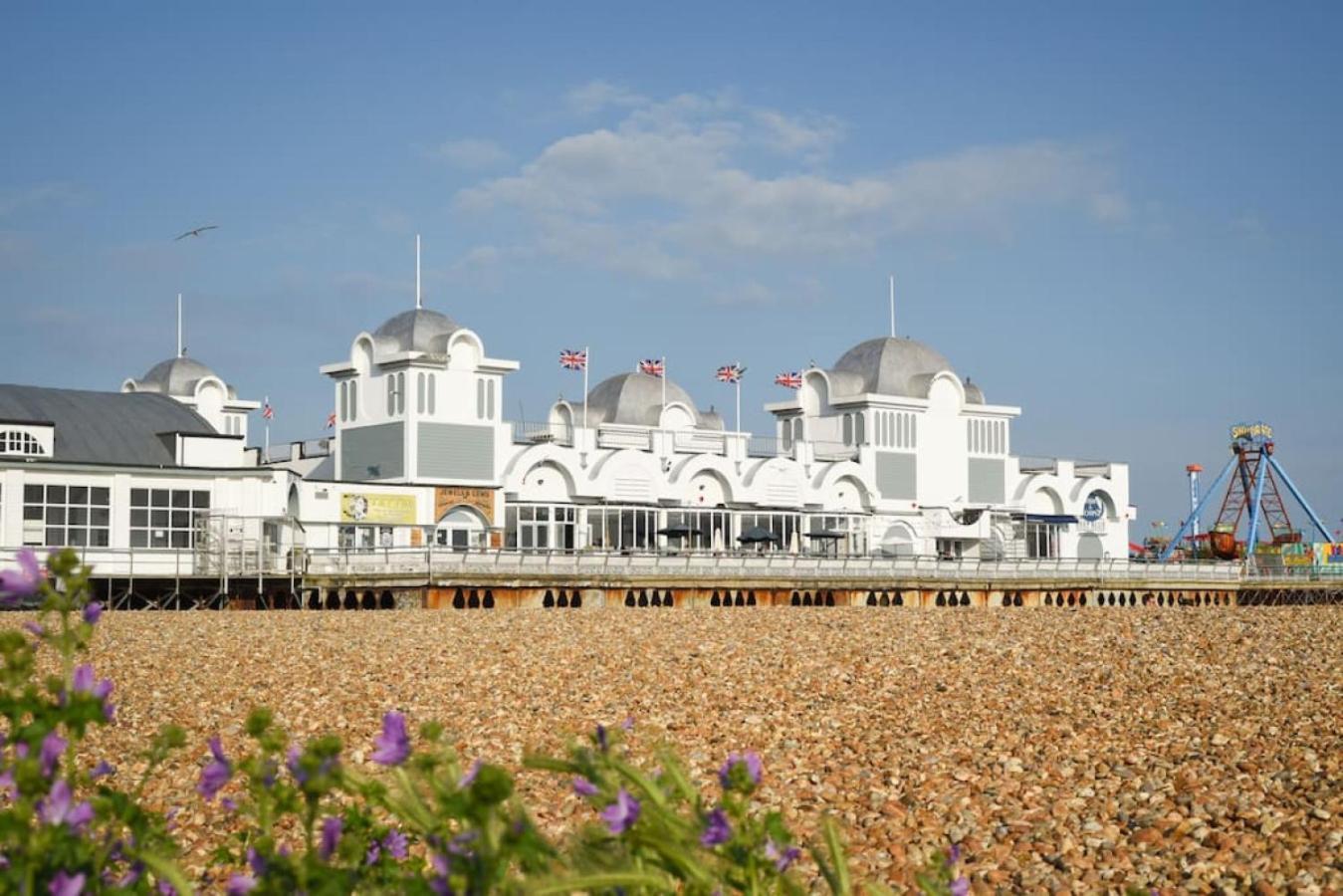 Air Maison - Stunning Beach Front Apartment Portsmouth Exterior foto