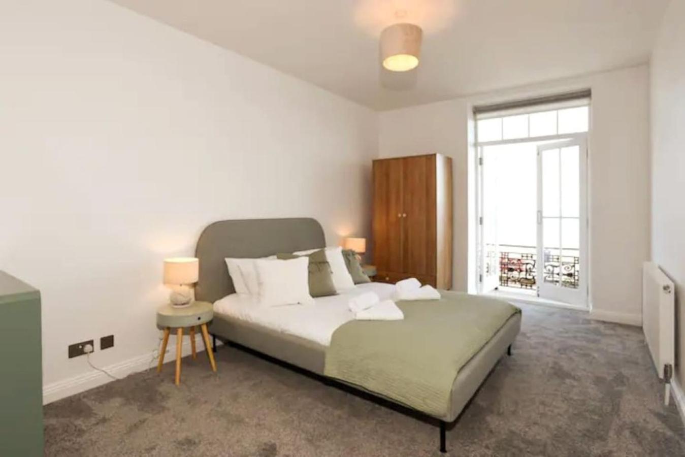Air Maison - Stunning Beach Front Apartment Portsmouth Exterior foto