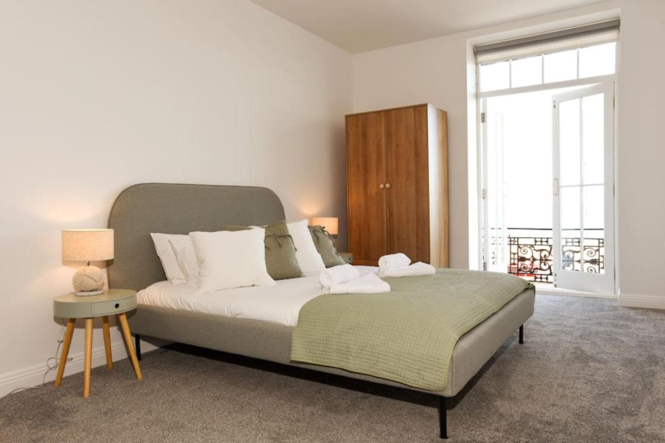 Air Maison - Stunning Beach Front Apartment Portsmouth Exterior foto